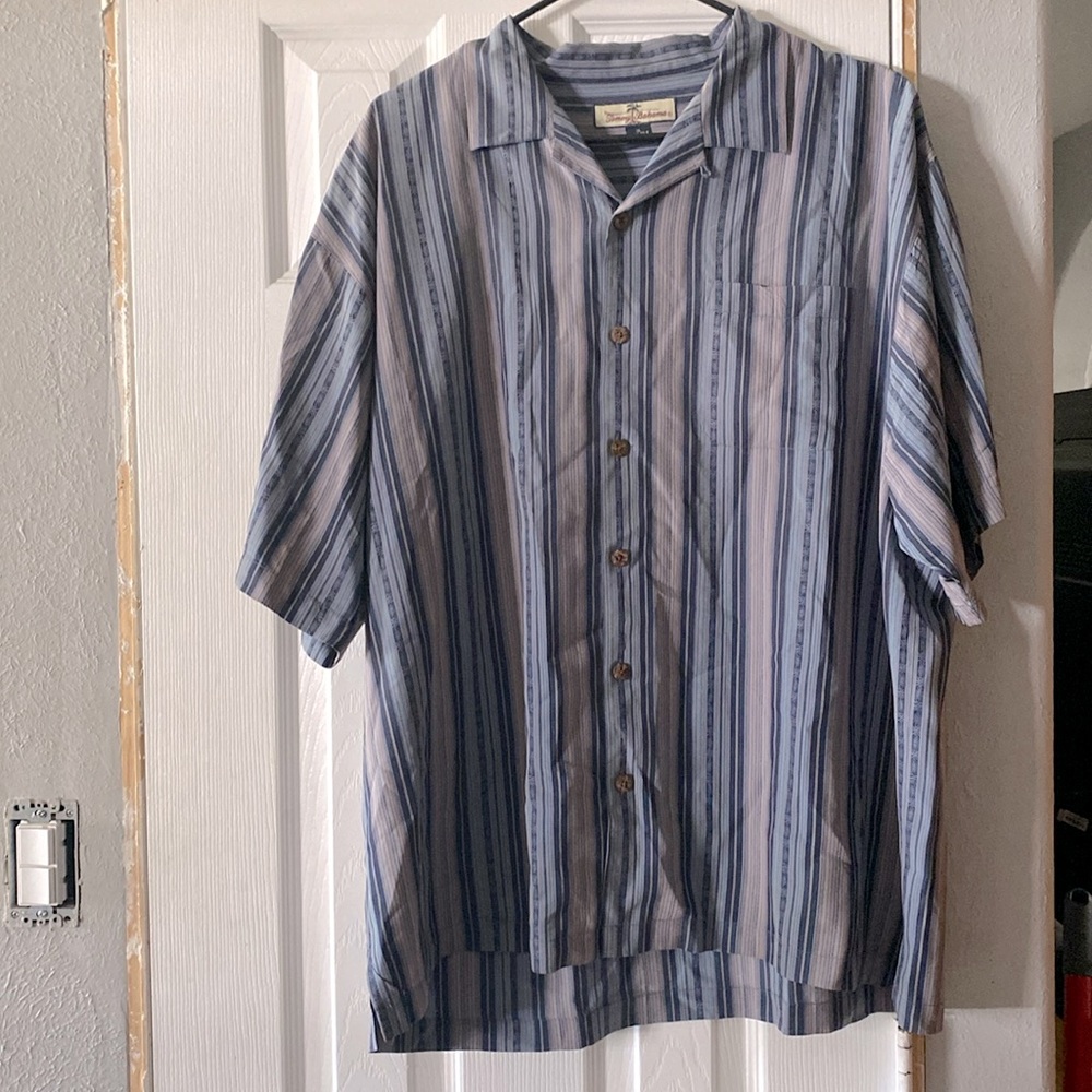Tommy Bahama XL button down light and dark blue with light pink.